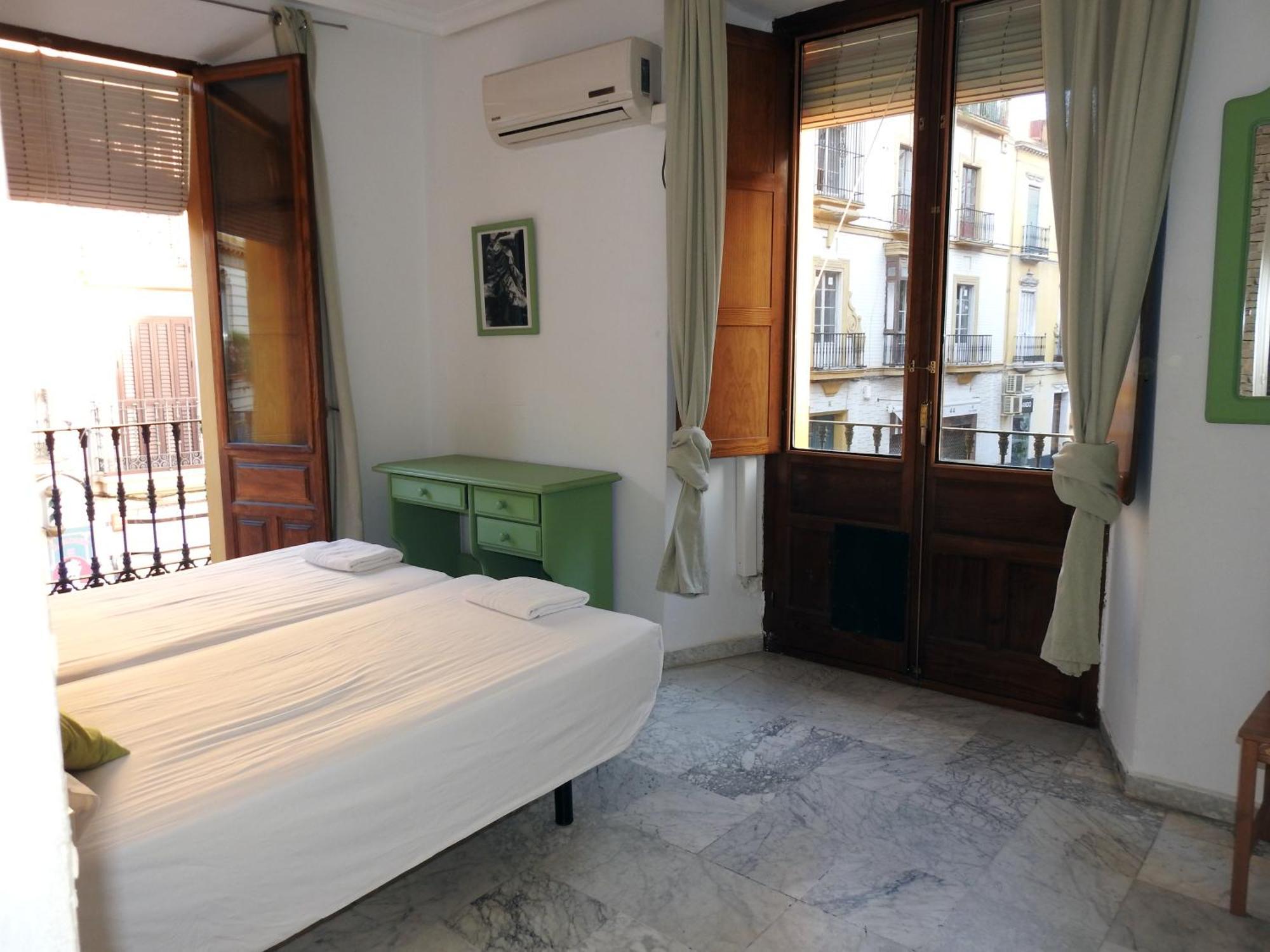 Apartamento En Sevilla Centro Con Vistas A La Plaza Alameda De Hercules - Hasta 7 Personas Экстерьер фото